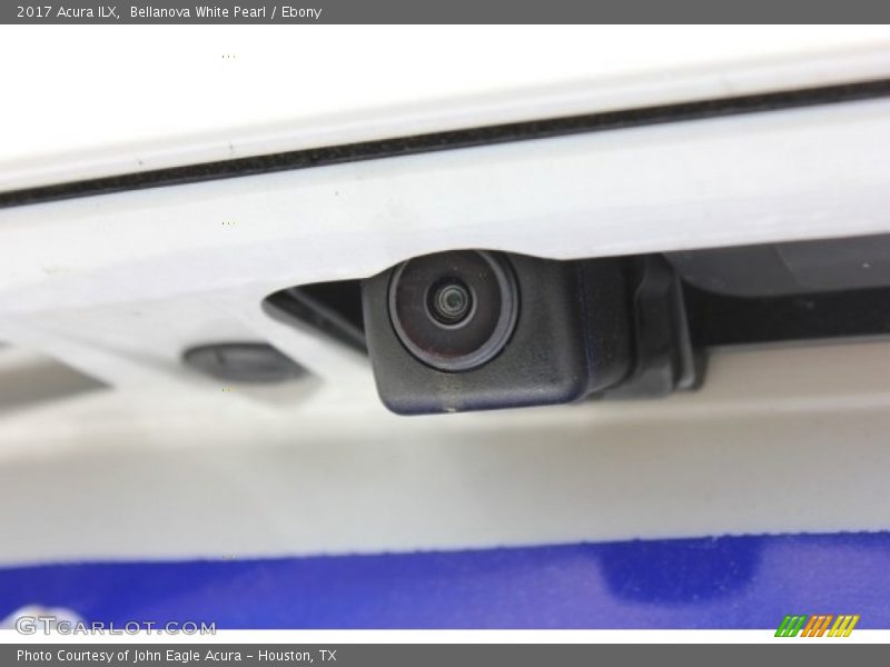 Bellanova White Pearl / Ebony 2017 Acura ILX