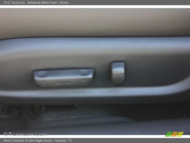 Bellanova White Pearl / Ebony 2017 Acura ILX