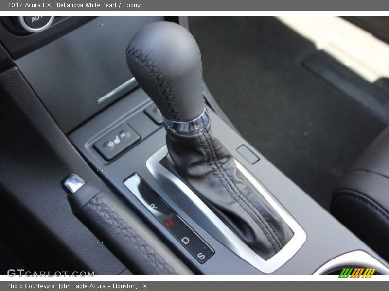Bellanova White Pearl / Ebony 2017 Acura ILX