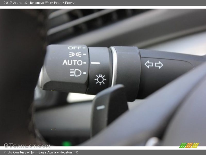 Bellanova White Pearl / Ebony 2017 Acura ILX