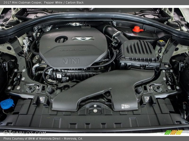Pepper White / Carbon Black 2017 Mini Clubman Cooper