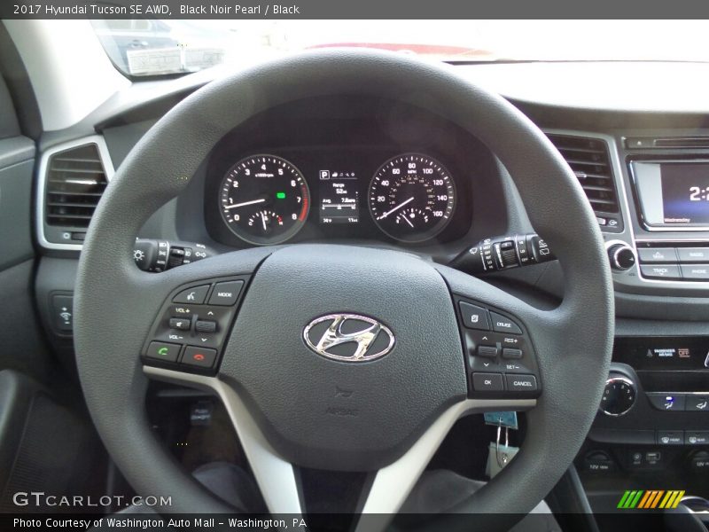 Black Noir Pearl / Black 2017 Hyundai Tucson SE AWD