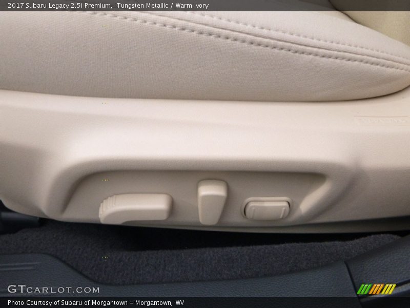 Tungsten Metallic / Warm Ivory 2017 Subaru Legacy 2.5i Premium