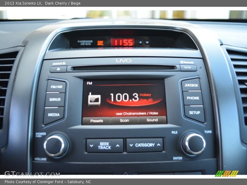 Dark Cherry / Beige 2013 Kia Sorento LX