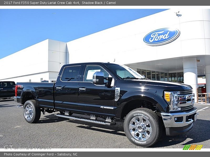 Front 3/4 View of 2017 F350 Super Duty Lariat Crew Cab 4x4
