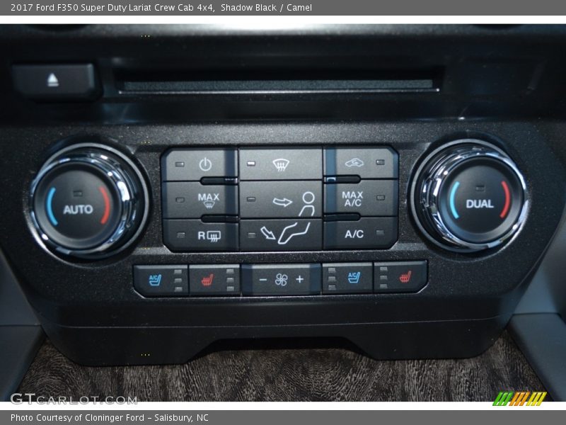 Controls of 2017 F350 Super Duty Lariat Crew Cab 4x4