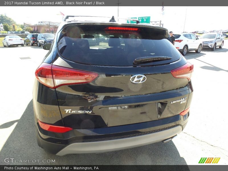 Black Noir Pearl / Black 2017 Hyundai Tucson Limited AWD