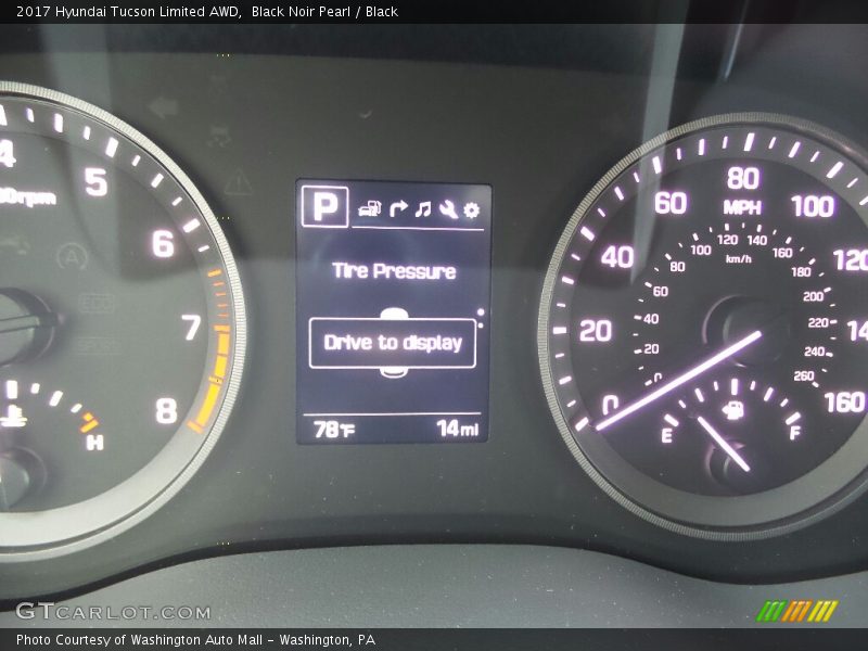 Black Noir Pearl / Black 2017 Hyundai Tucson Limited AWD