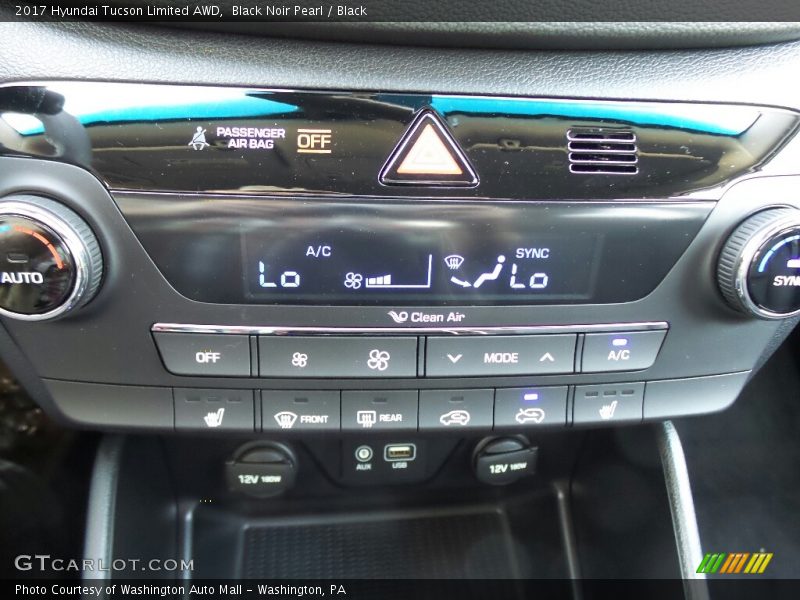 Black Noir Pearl / Black 2017 Hyundai Tucson Limited AWD