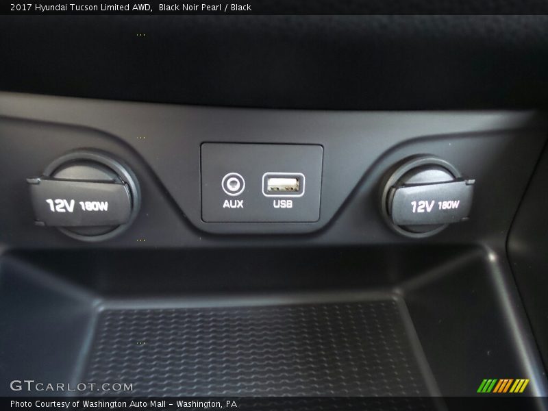 Black Noir Pearl / Black 2017 Hyundai Tucson Limited AWD