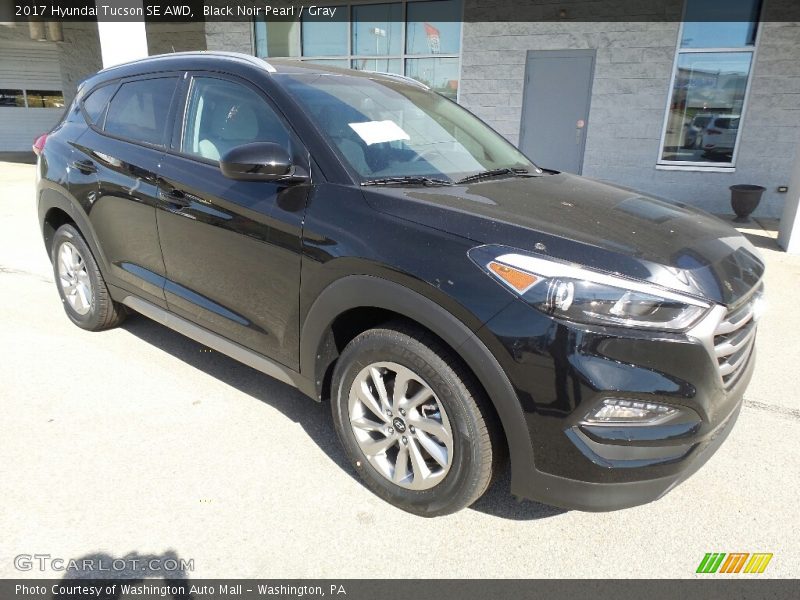 Black Noir Pearl / Gray 2017 Hyundai Tucson SE AWD