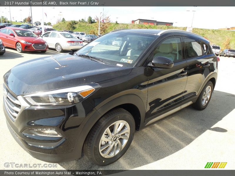 Black Noir Pearl / Gray 2017 Hyundai Tucson SE AWD