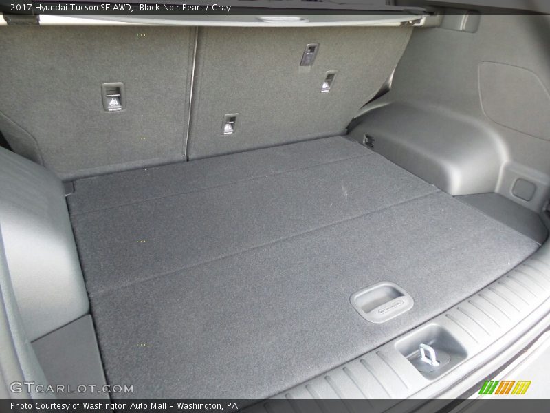  2017 Tucson SE AWD Trunk