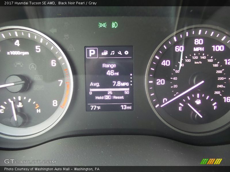 Black Noir Pearl / Gray 2017 Hyundai Tucson SE AWD