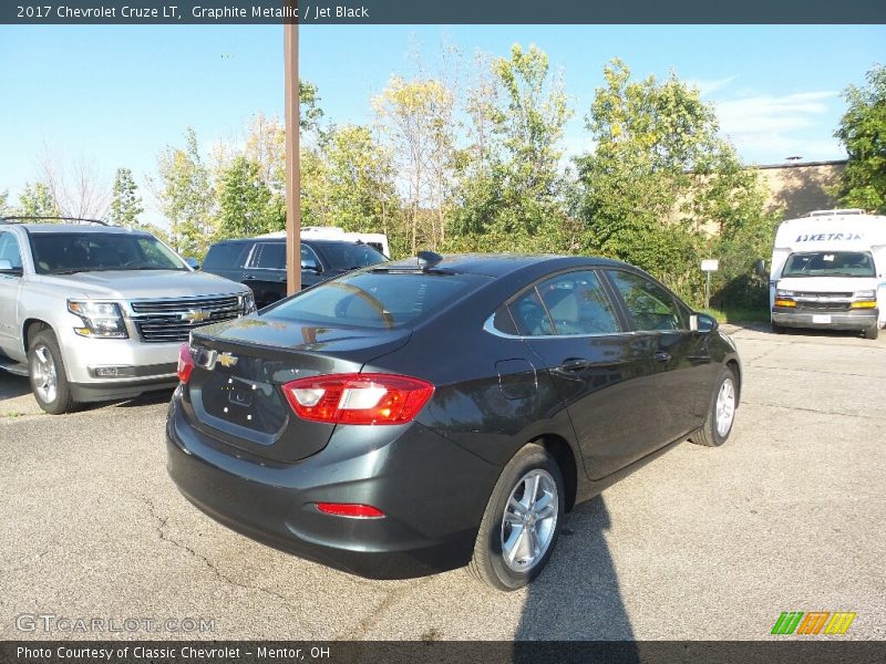 Graphite Metallic / Jet Black 2017 Chevrolet Cruze LT