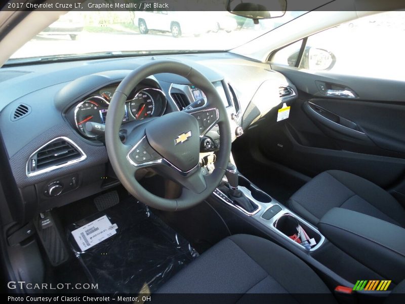 Graphite Metallic / Jet Black 2017 Chevrolet Cruze LT