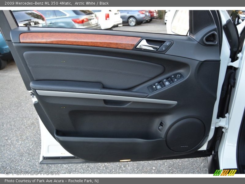 Arctic White / Black 2009 Mercedes-Benz ML 350 4Matic