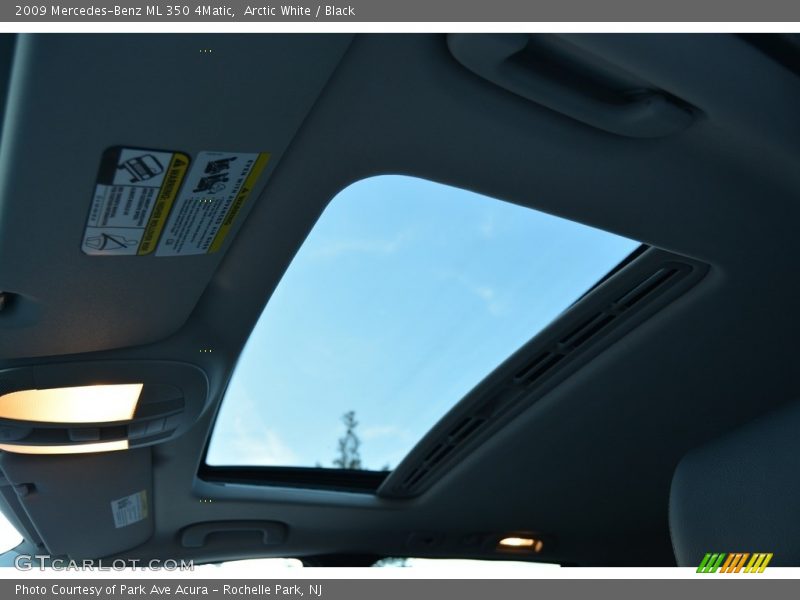 Arctic White / Black 2009 Mercedes-Benz ML 350 4Matic