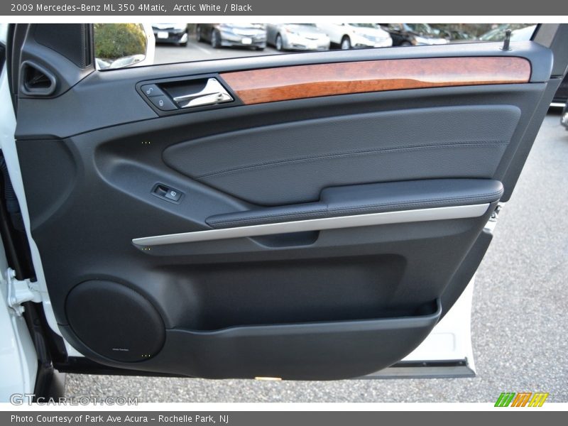 Arctic White / Black 2009 Mercedes-Benz ML 350 4Matic