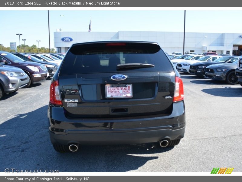 Tuxedo Black Metallic / Medium Light Stone 2013 Ford Edge SEL