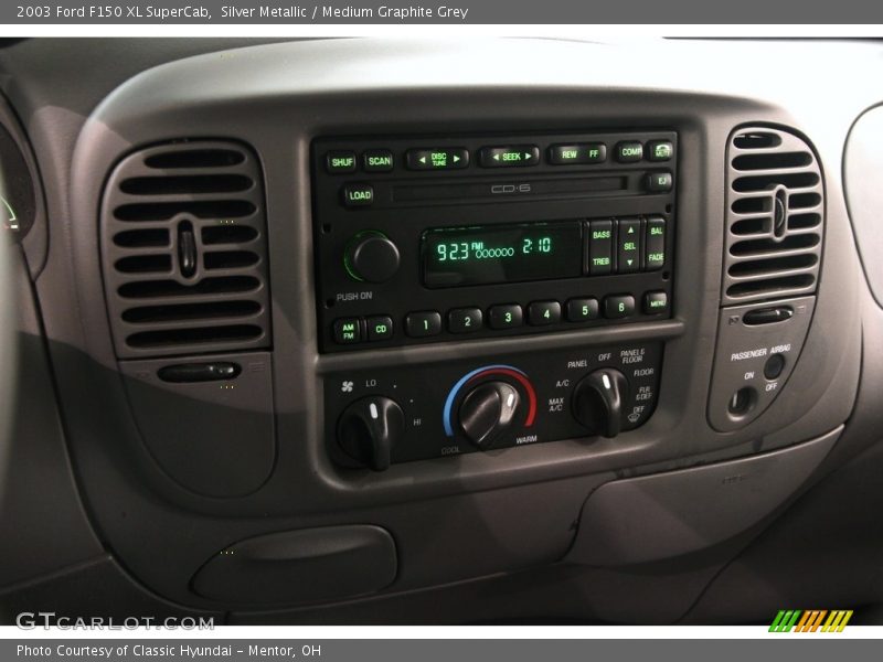 Silver Metallic / Medium Graphite Grey 2003 Ford F150 XL SuperCab