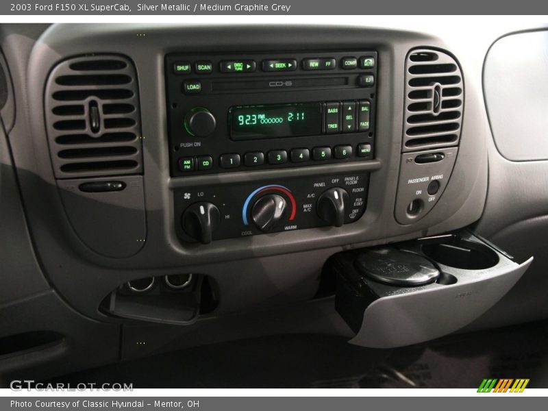 Silver Metallic / Medium Graphite Grey 2003 Ford F150 XL SuperCab