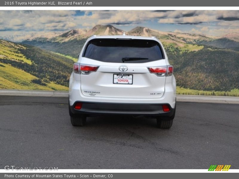 Blizzard Pearl / Ash 2016 Toyota Highlander XLE