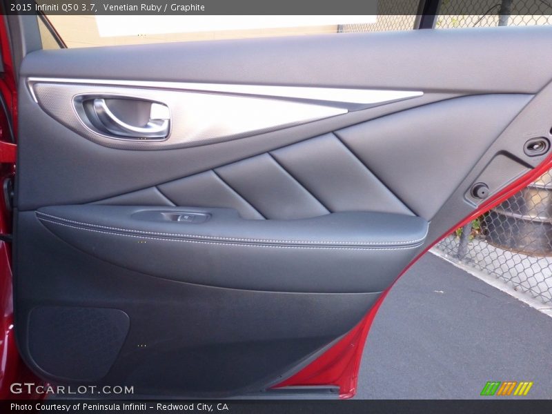 Venetian Ruby / Graphite 2015 Infiniti Q50 3.7