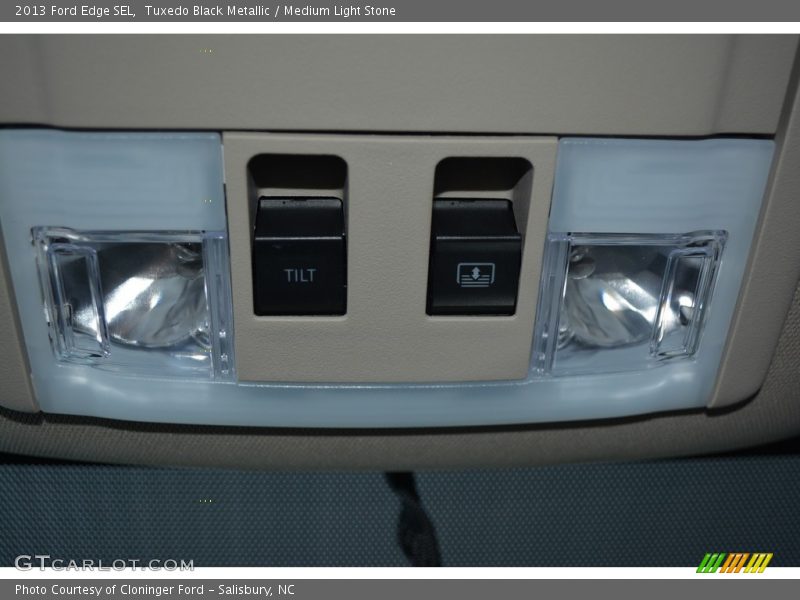Tuxedo Black Metallic / Medium Light Stone 2013 Ford Edge SEL