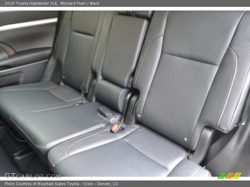 Blizzard Pearl / Black 2016 Toyota Highlander XLE