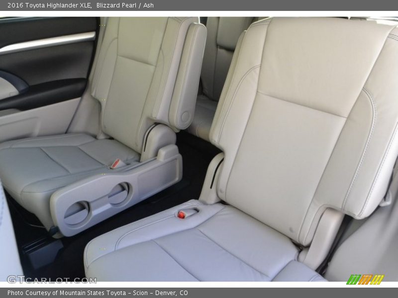 Blizzard Pearl / Ash 2016 Toyota Highlander XLE