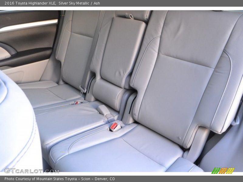 Silver Sky Metallic / Ash 2016 Toyota Highlander XLE
