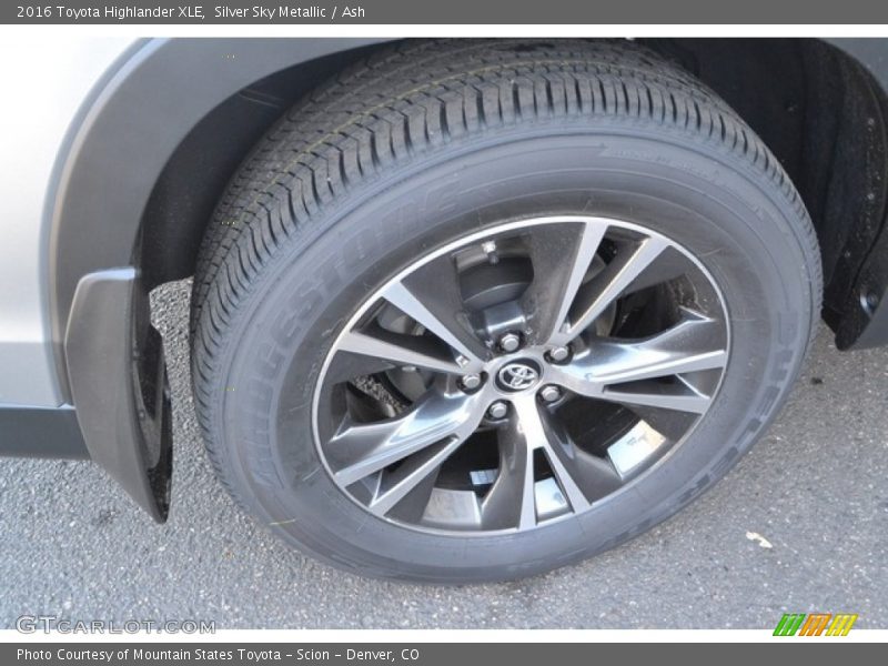 Silver Sky Metallic / Ash 2016 Toyota Highlander XLE
