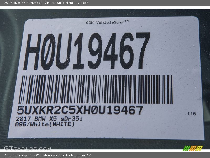 Mineral White Metallic / Black 2017 BMW X5 sDrive35i