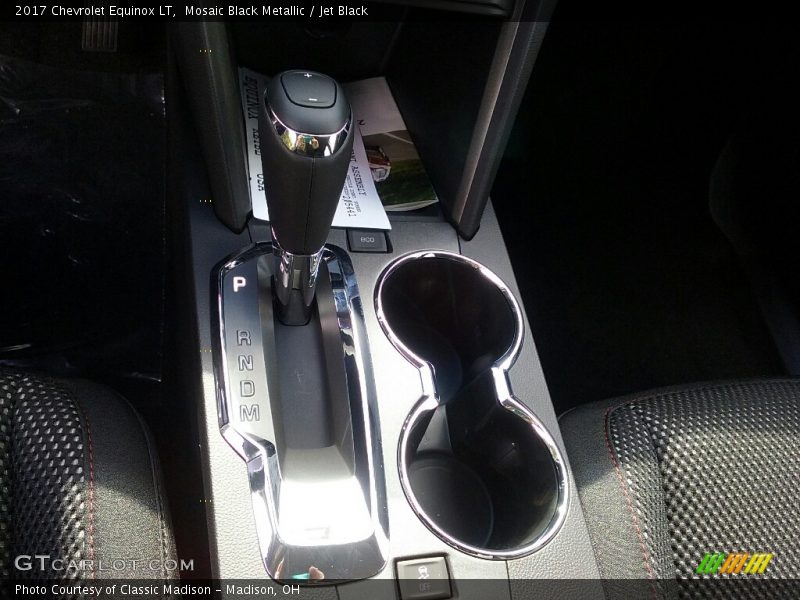 Mosaic Black Metallic / Jet Black 2017 Chevrolet Equinox LT