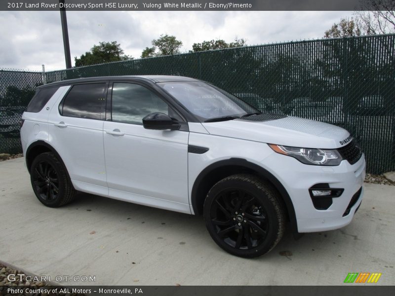Front 3/4 View of 2017 Discovery Sport HSE Luxury