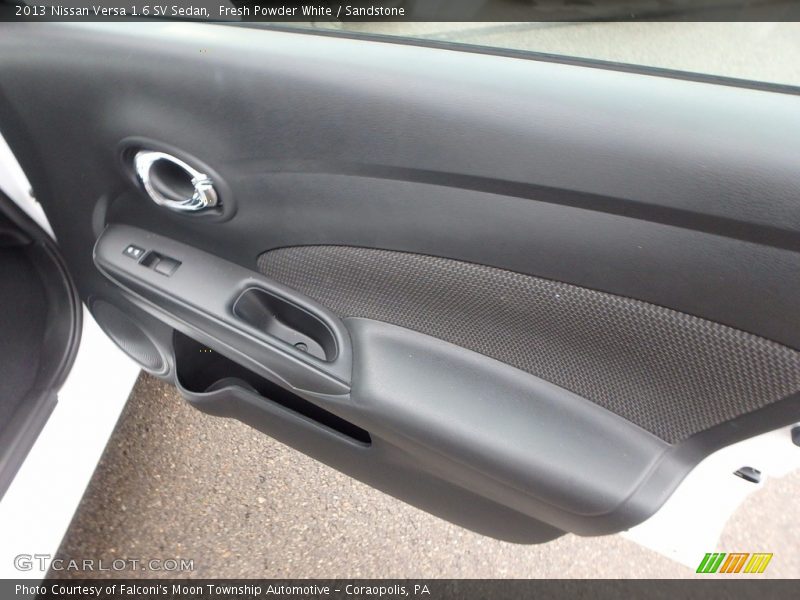 Fresh Powder White / Sandstone 2013 Nissan Versa 1.6 SV Sedan