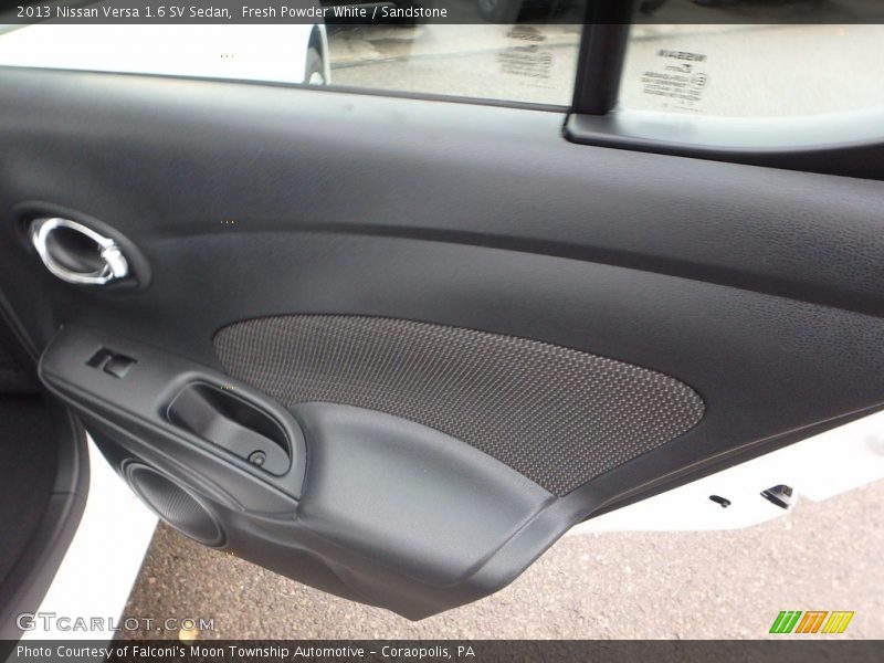 Fresh Powder White / Sandstone 2013 Nissan Versa 1.6 SV Sedan