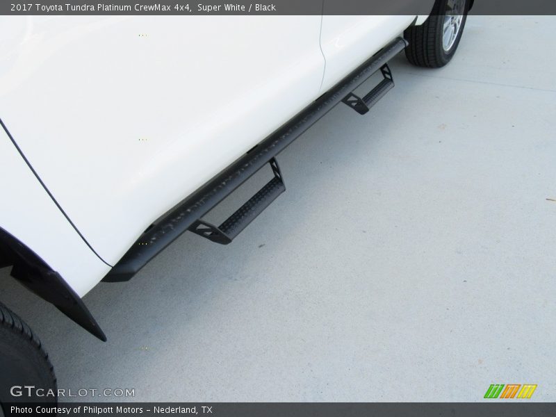 Super White / Black 2017 Toyota Tundra Platinum CrewMax 4x4