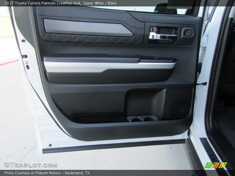 Super White / Black 2017 Toyota Tundra Platinum CrewMax 4x4
