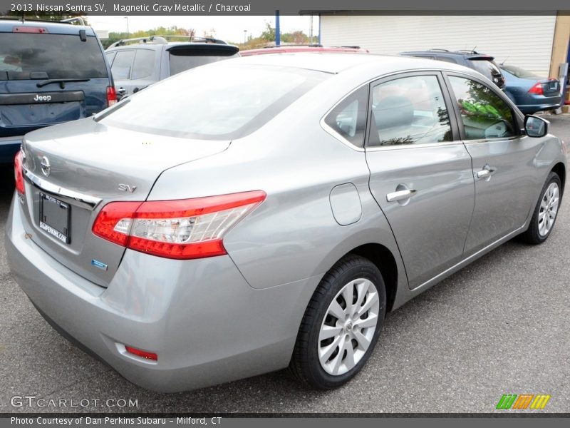 Magnetic Gray Metallic / Charcoal 2013 Nissan Sentra SV