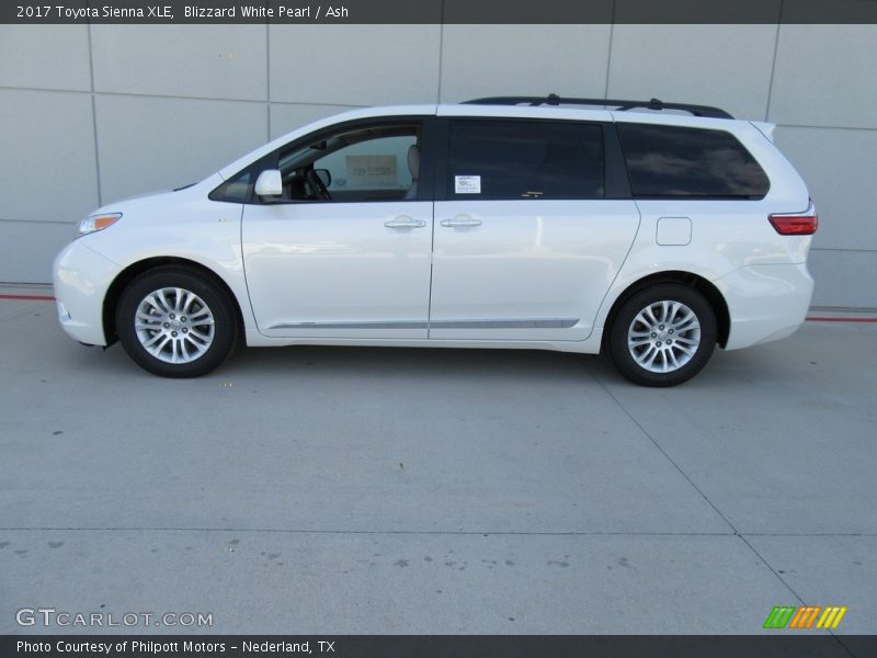 Blizzard White Pearl / Ash 2017 Toyota Sienna XLE