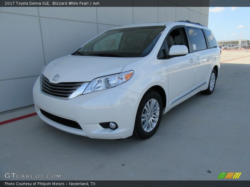 Blizzard White Pearl / Ash 2017 Toyota Sienna XLE