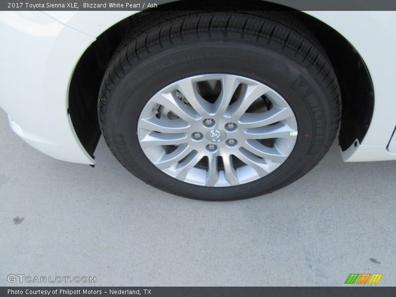 Blizzard White Pearl / Ash 2017 Toyota Sienna XLE