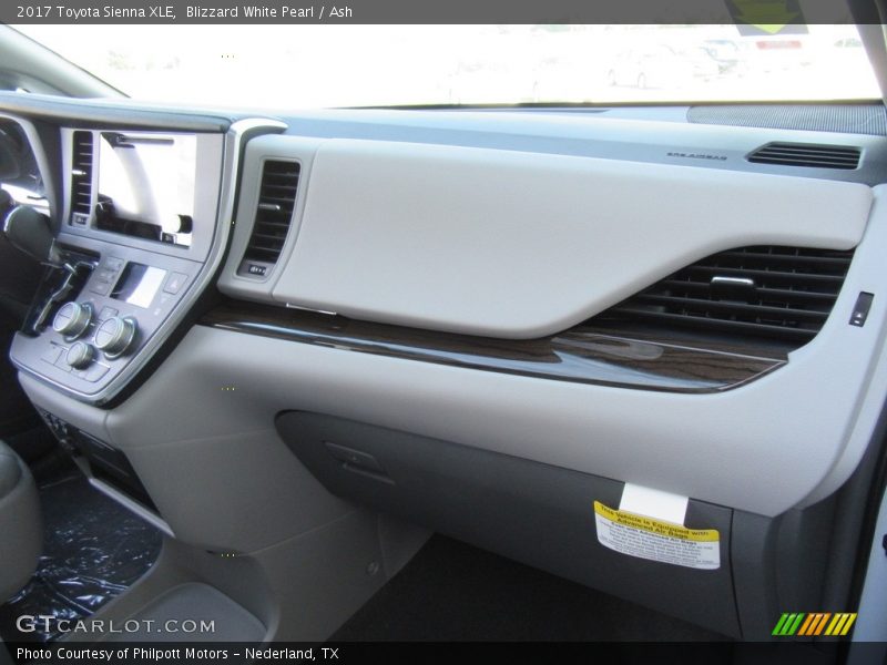 Blizzard White Pearl / Ash 2017 Toyota Sienna XLE