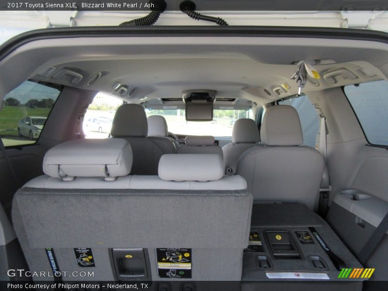 Blizzard White Pearl / Ash 2017 Toyota Sienna XLE