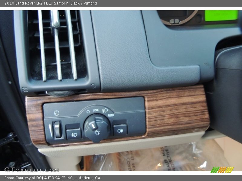 Santorini Black / Almond 2010 Land Rover LR2 HSE