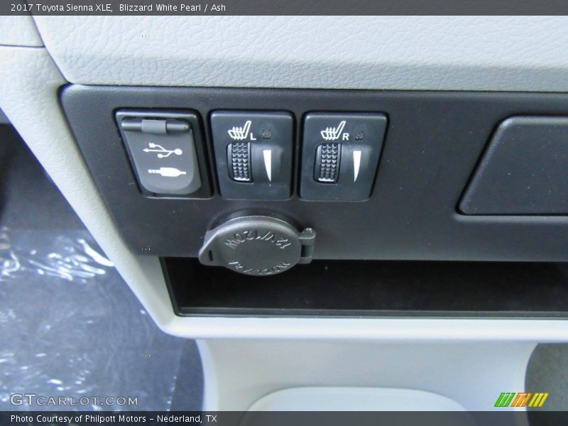 Blizzard White Pearl / Ash 2017 Toyota Sienna XLE