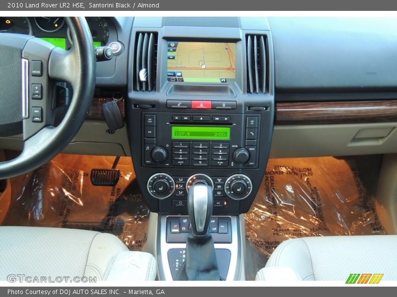 Santorini Black / Almond 2010 Land Rover LR2 HSE