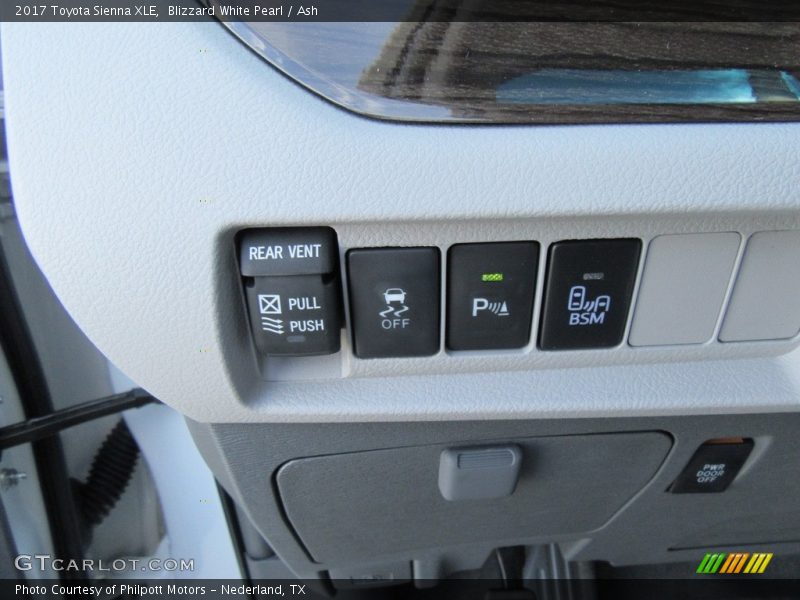 Blizzard White Pearl / Ash 2017 Toyota Sienna XLE